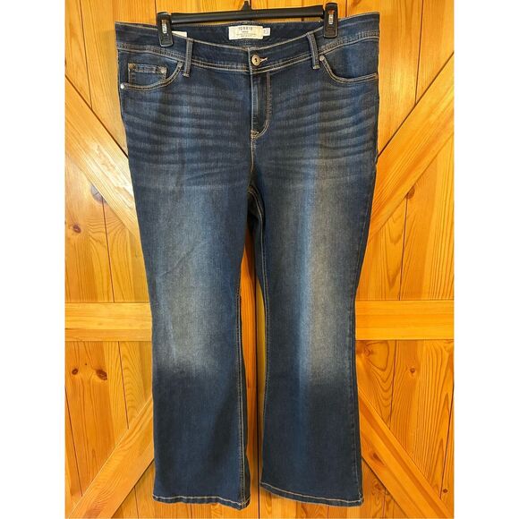 Torrid Luxe Slim Boot Medium Wash Jeans Size 20 (8694) - Picture 1 of 9